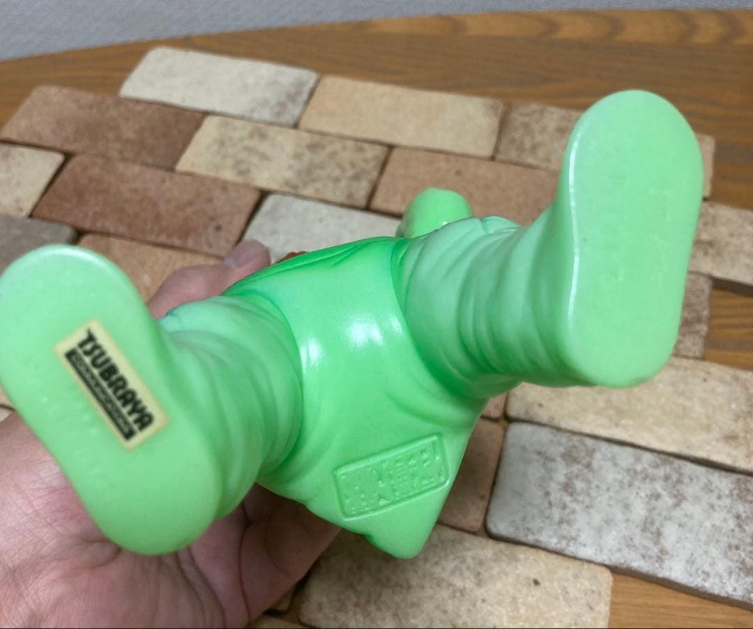 やまなや怪獣郷ウルトラファイト イカルス星人　蓄光