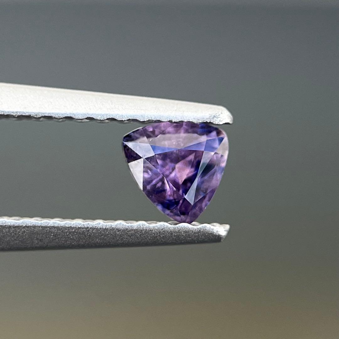 スリランカ産非加熱天然バイオレットサファイア