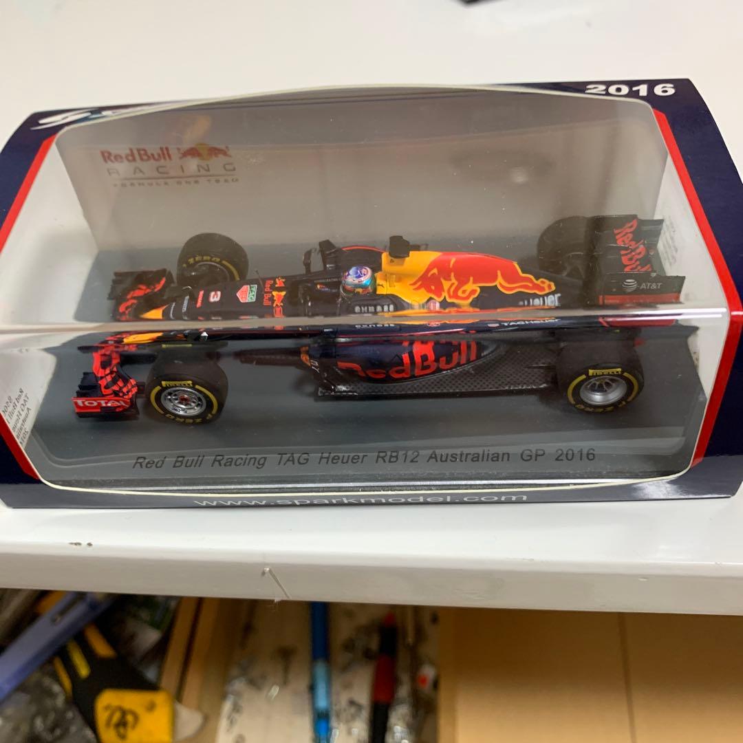 F1 2016 ニコ・ロズベルグ ミニカー