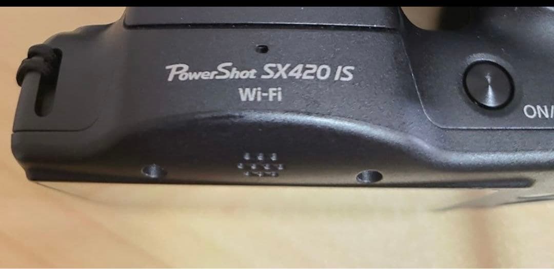 Canon PowerShot SX420 IS 本体と付属品