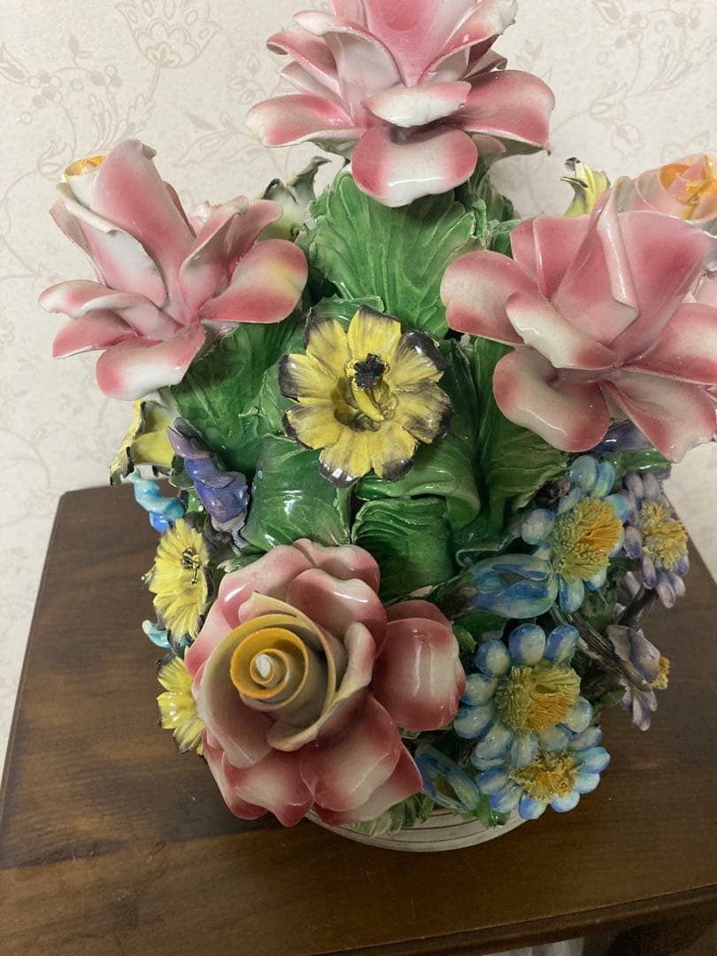 陶器製　花置物　カラフルな花置物　インテリア