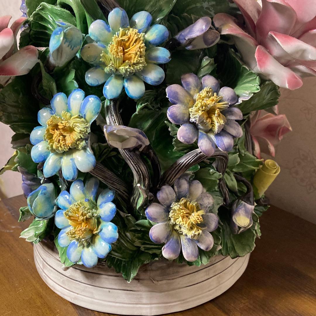 陶器製　花置物　カラフルな花置物　インテリア