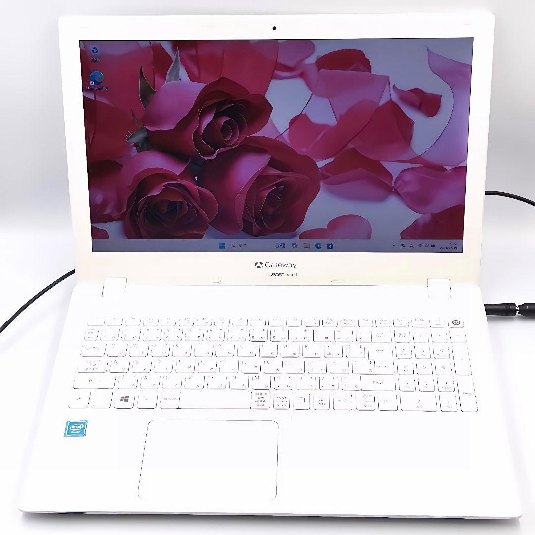 ホワイトカラー✨ 最新Windows11 ノートパソコン Webカメラ 大容量