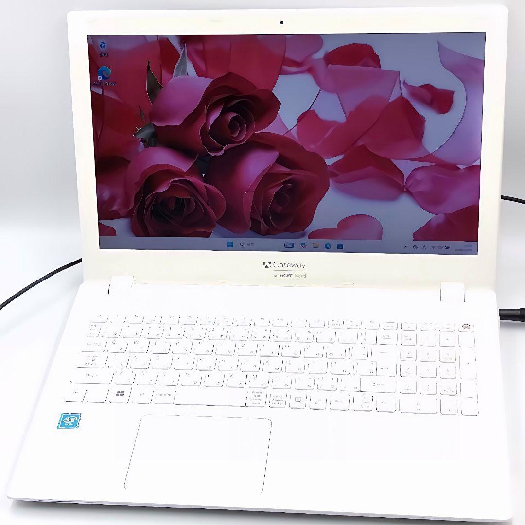 ホワイトカラー✨ 最新Windows11 ノートパソコン Webカメラ 大容量