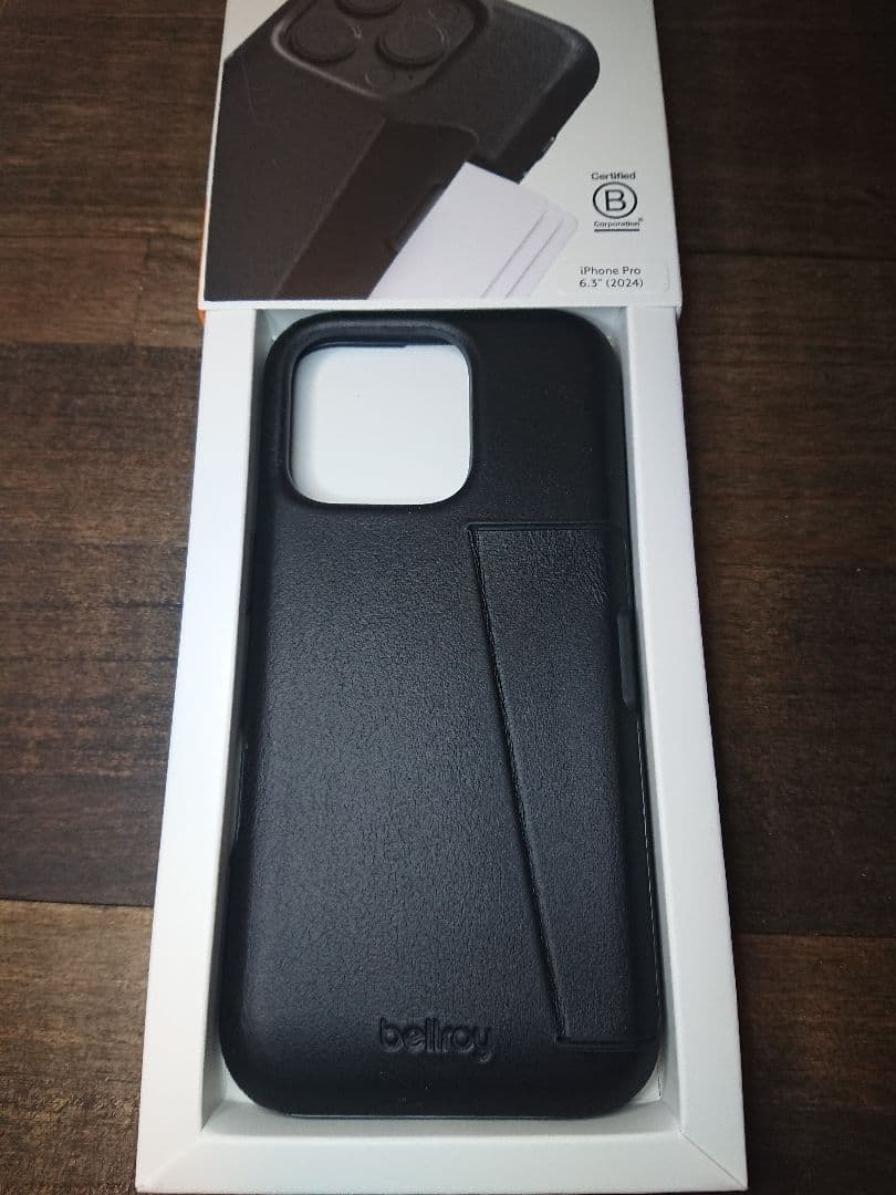 ベルロイ iPhone16pro phone case 3 card 新品