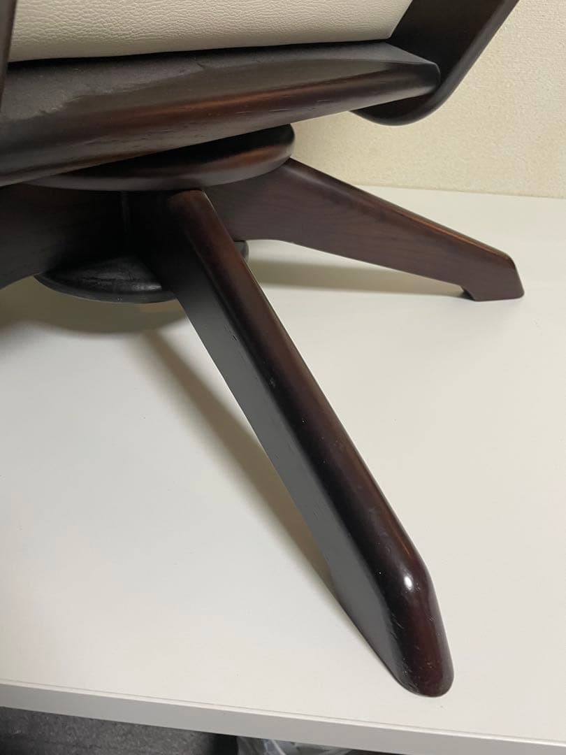 カリモク　1人掛けソファ　椅子　ホワイト