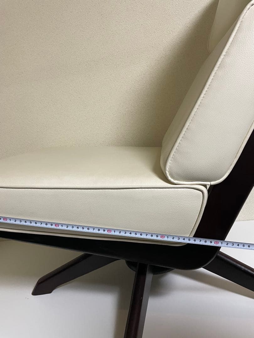 カリモク　1人掛けソファ　椅子　ホワイト