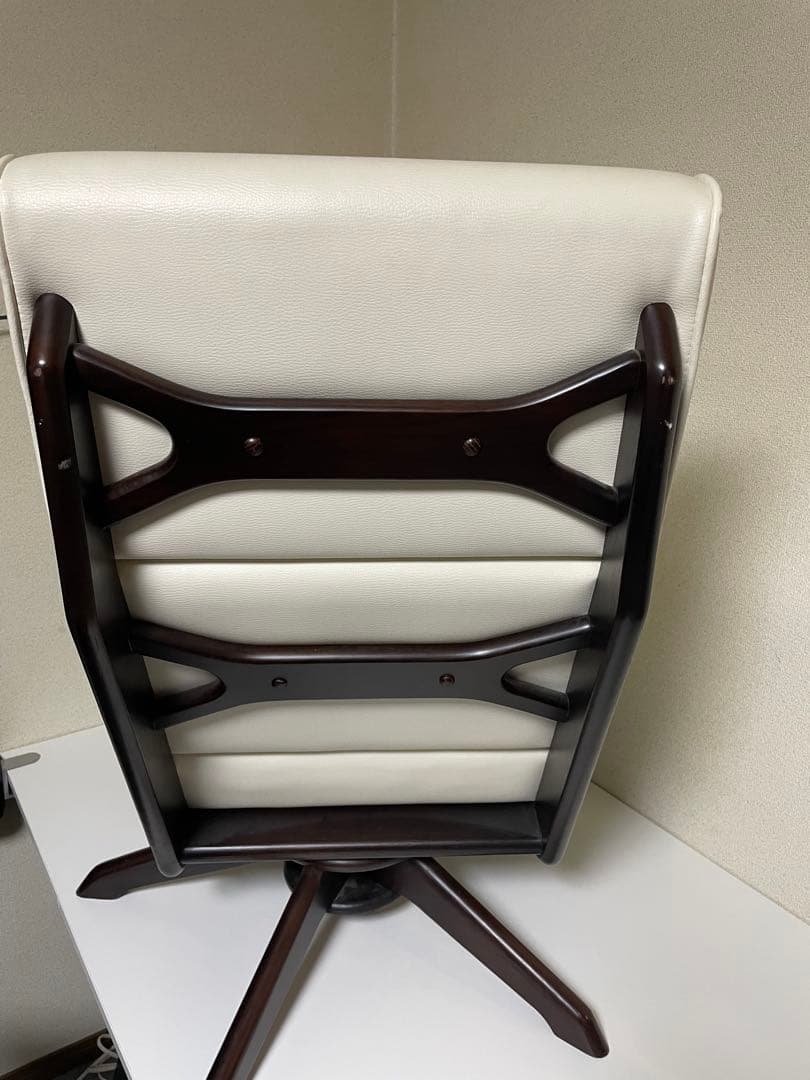 カリモク　1人掛けソファ　椅子　ホワイト