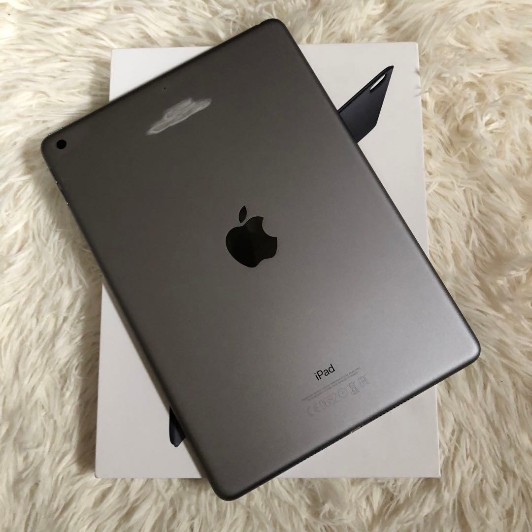 【10/4販売終了】iPad 第5世代 128GB 【すぐ発送】