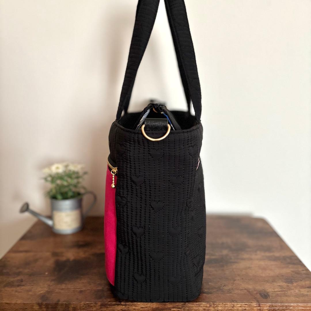 【JUNE】仕切りファスナー付きトートバッグ　ハートステッチヌビキルト