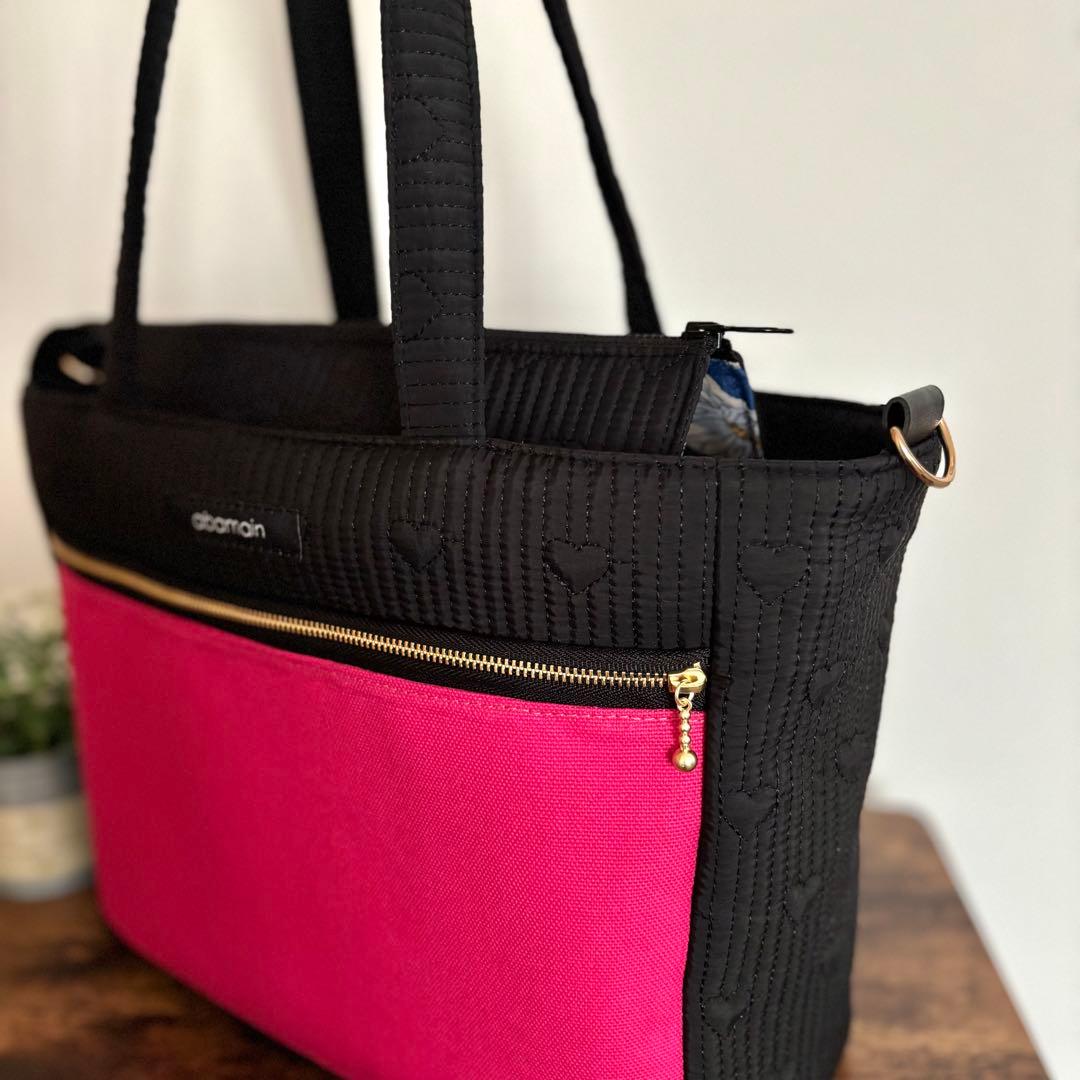 【JUNE】仕切りファスナー付きトートバッグ　ハートステッチヌビキルト