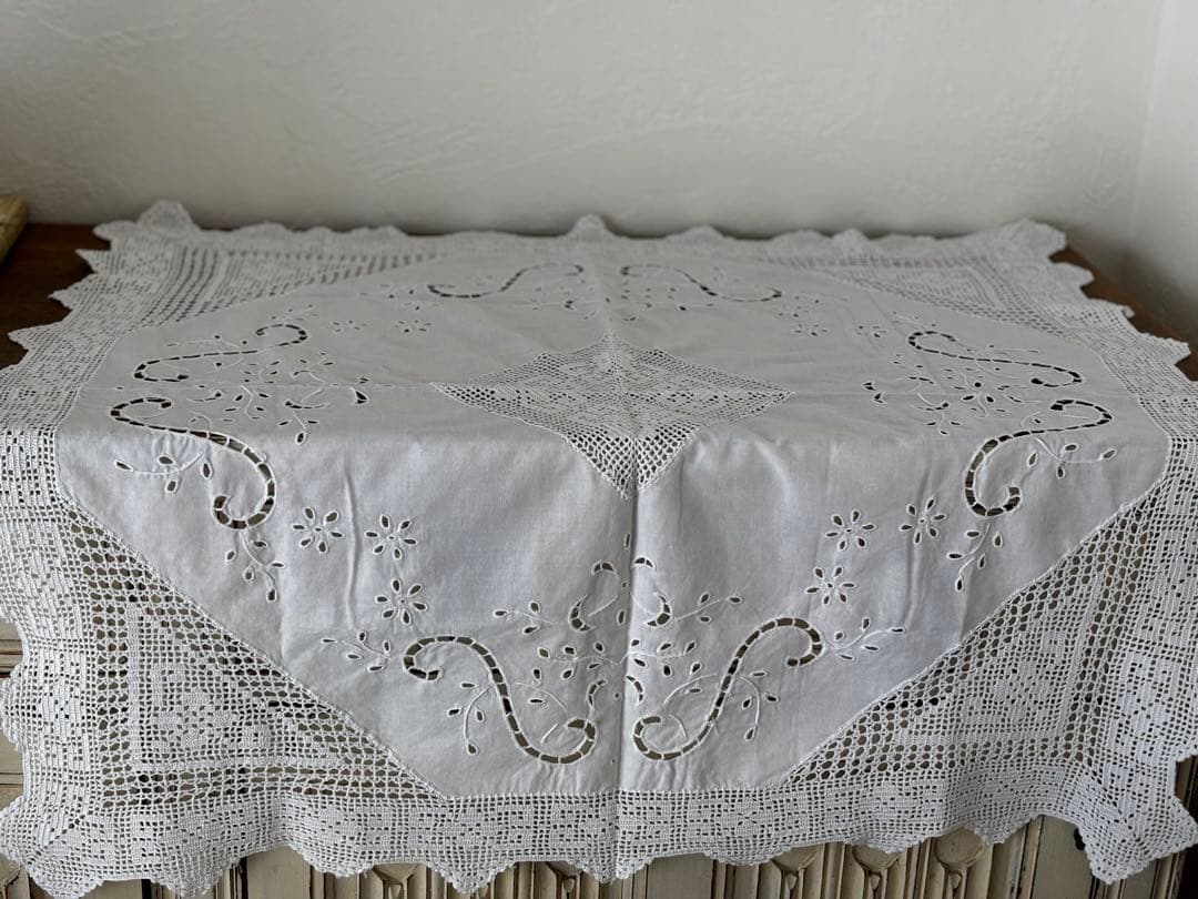 フランス　蚤の市　テーブルクロス ホワイト　レース