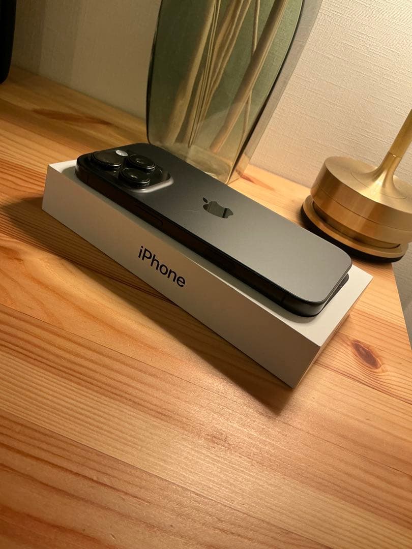 【超美品】iPhone16Pro 256GBブラックチタニウム バッテリー98%