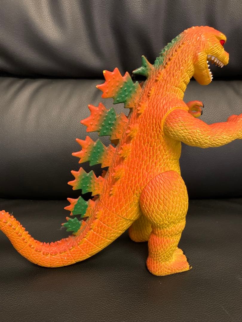 ゴジラ風　無版権　フィギュア