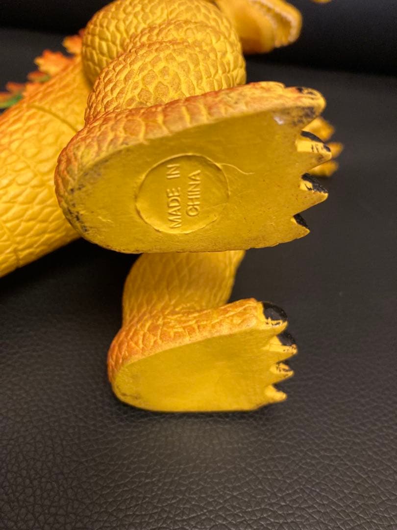 ゴジラ風　無版権　フィギュア