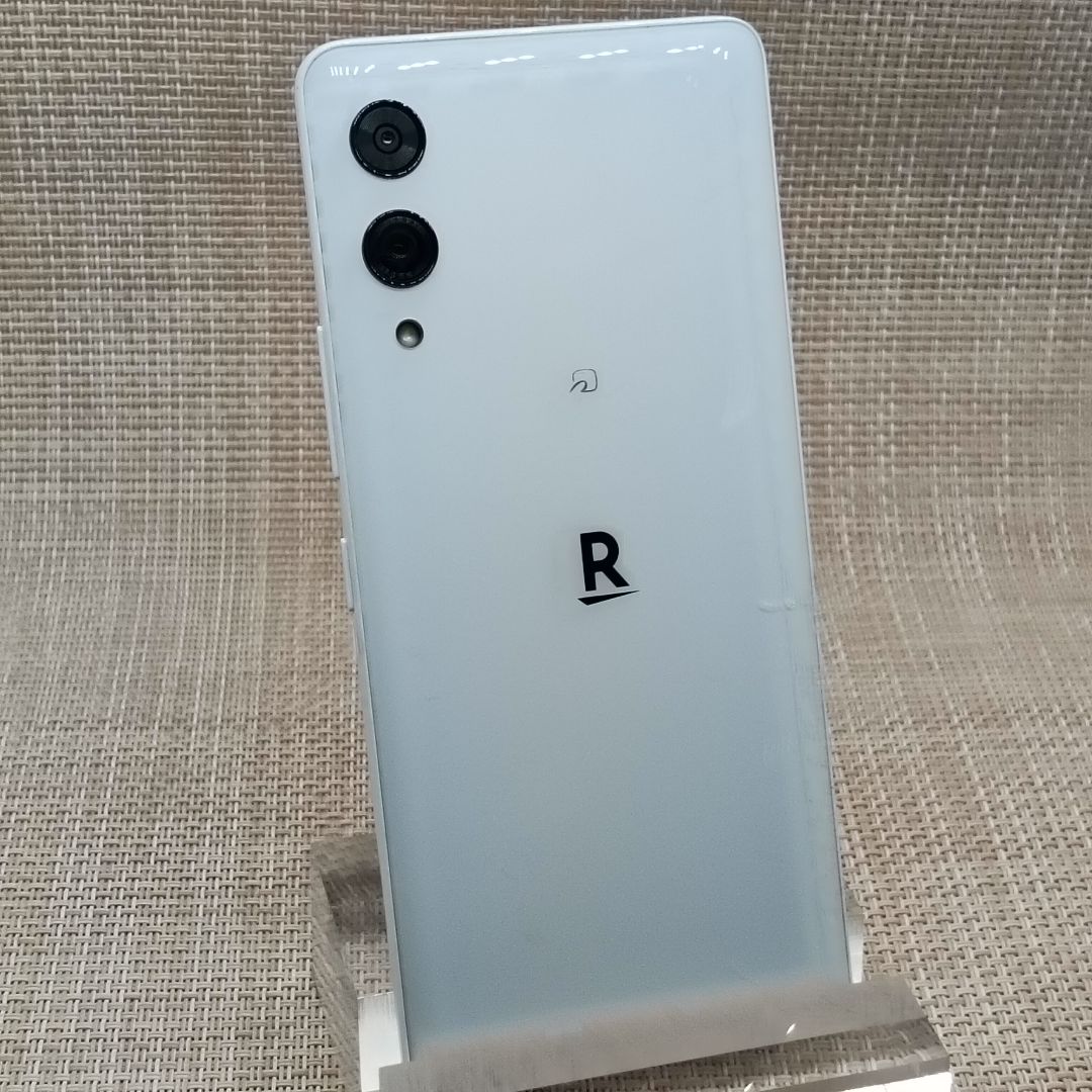 ⑧Rakuten Hand 5G P780 ホワイト　128GB SIMフリー