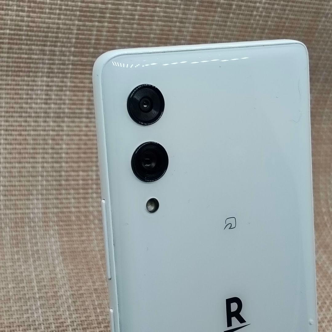 ⑧Rakuten Hand 5G P780 ホワイト　128GB SIMフリー