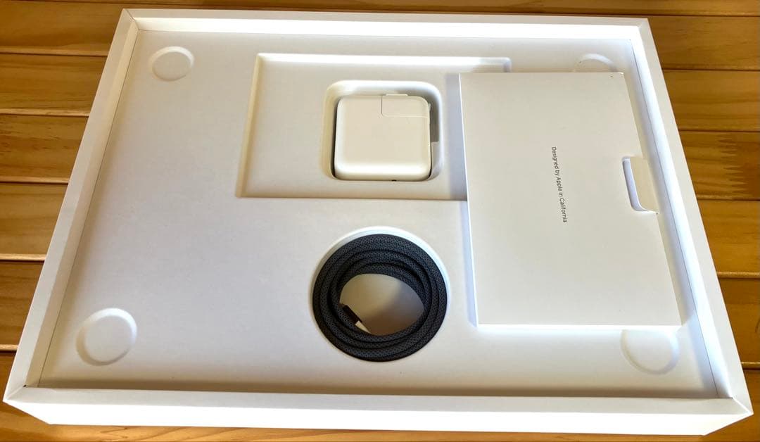 MacBook Air M2 2022 13インチ 256GB 16GB