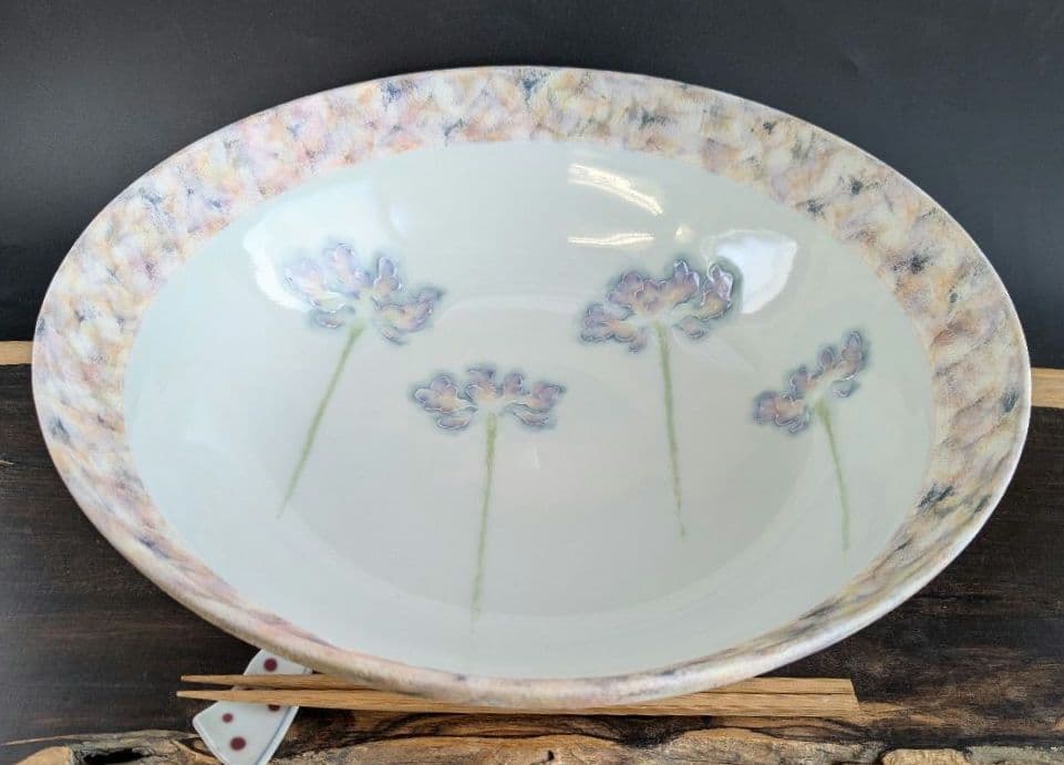 彩磁蓮華草文大鉢