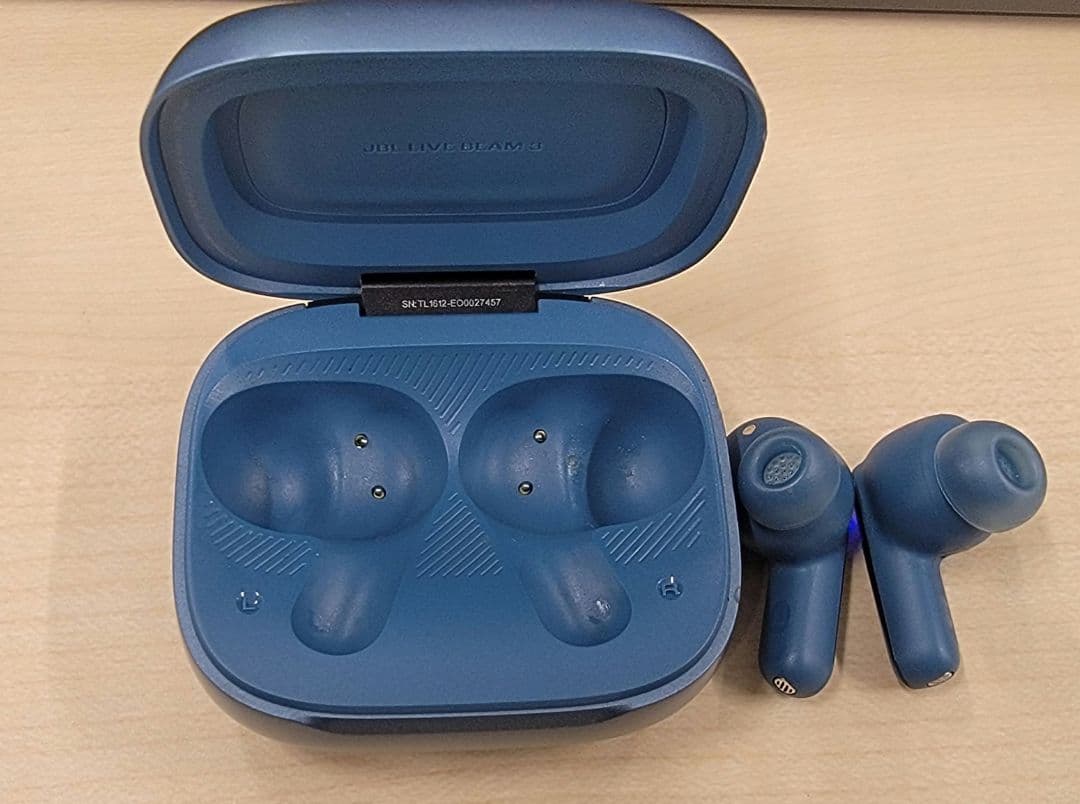 イヤホン JBL LIVE BEAM 3