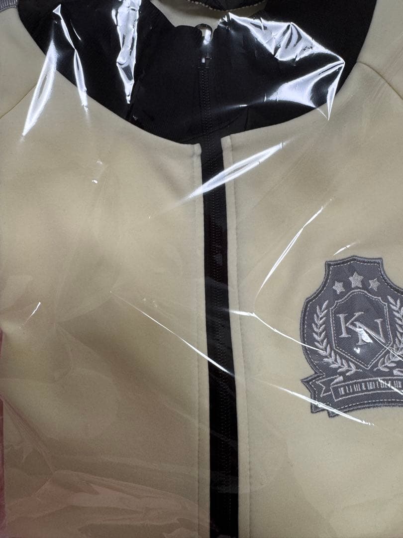 中島健人　FIFTEEN LOVE ~ NKzip white ~ステッカー