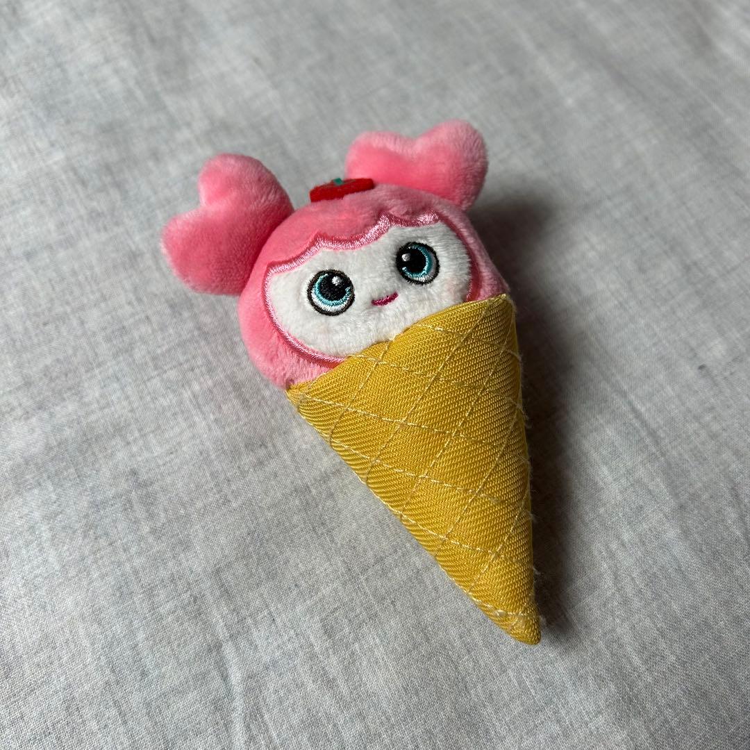 TWICE JYP POPUP アイス ぬいぐるみバッチ モモ モブリー