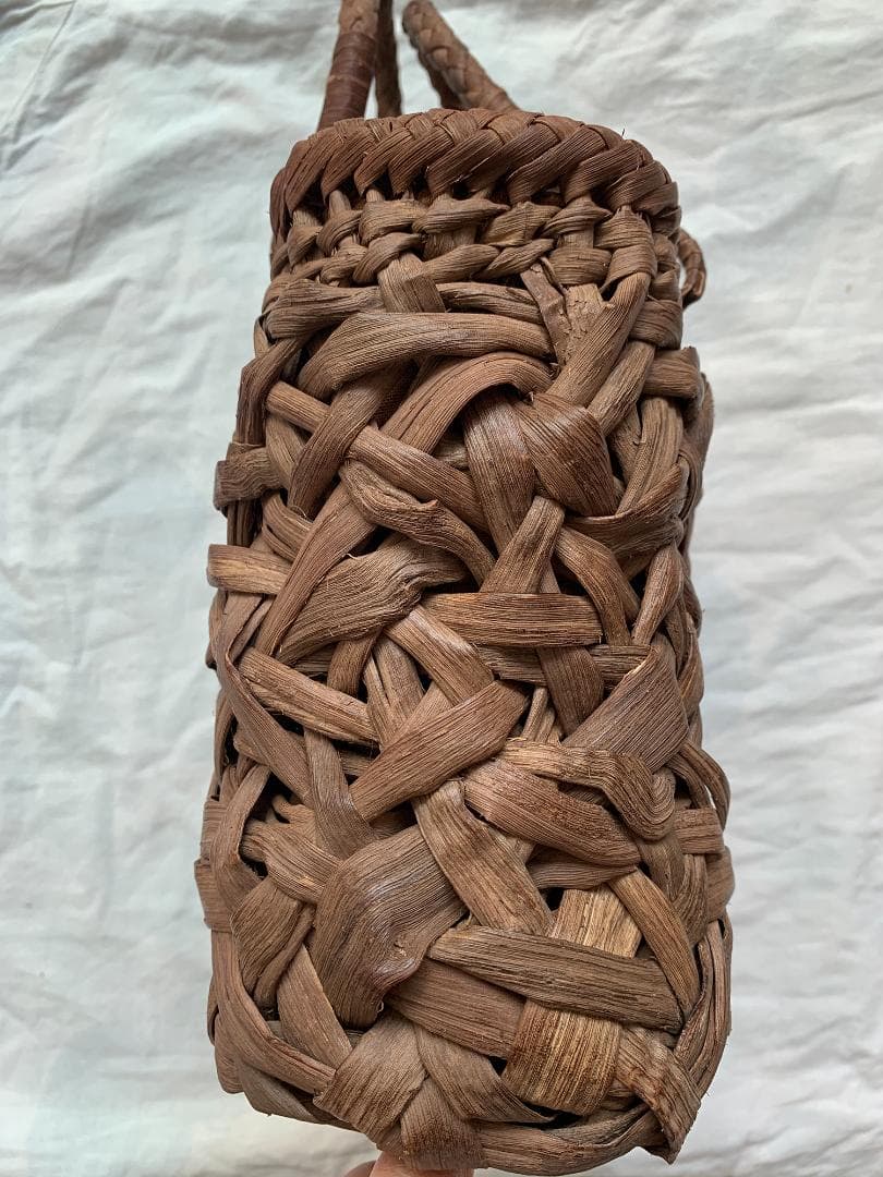 山葡萄 かごバッグ 職人の手作り 乱れ編み 籠 手提げ 内布あり B