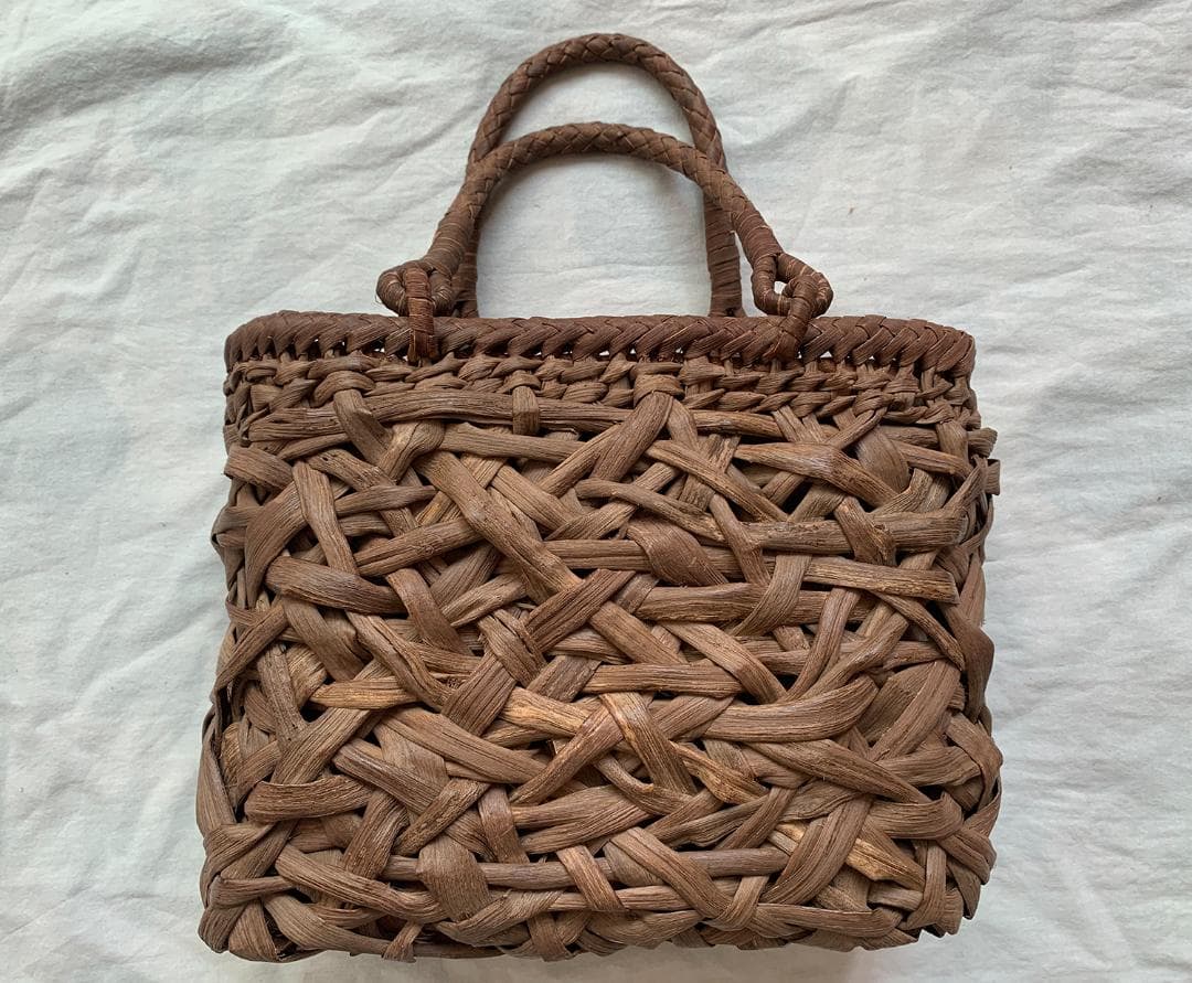山葡萄 かごバッグ 職人の手作り 乱れ編み 籠 手提げ 内布あり B