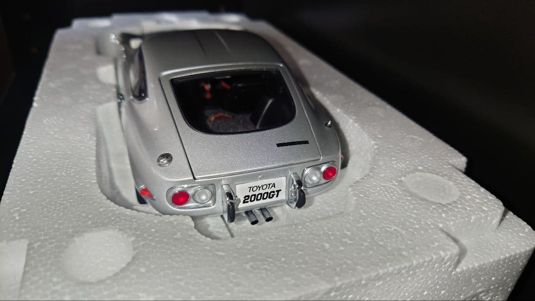 autoart 1/18 トヨタ 2000gt millennium