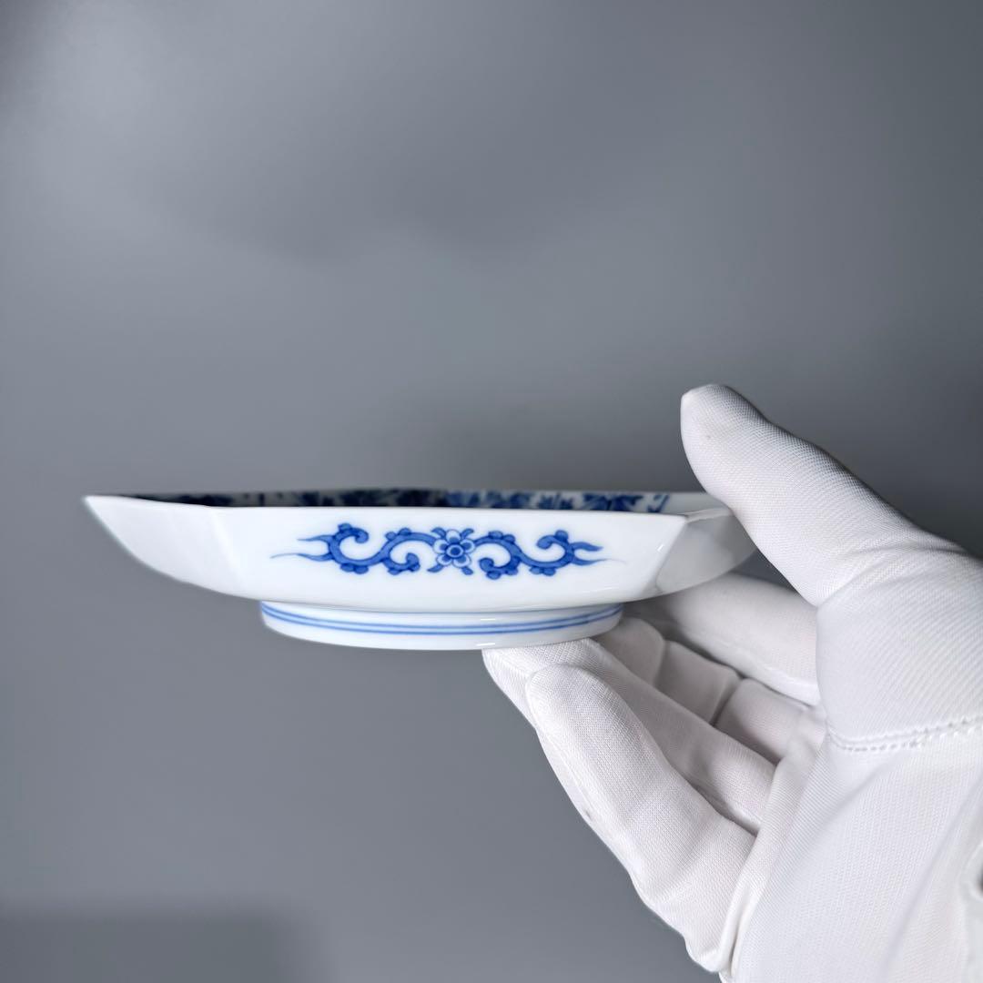 重要無形文化財指定　十三代　柿右衛門　「染錦　地紋垣菊画のし形皿」　五枚揃