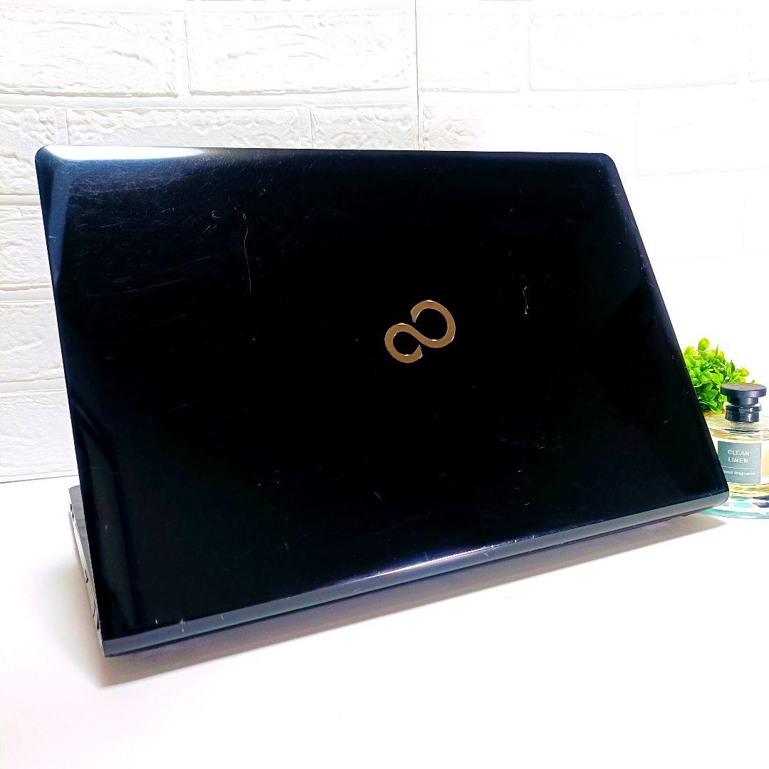 【お買い得】超大容量1TB✨カメラ付き黒ノートパソコン✨設定済✨データの整理に