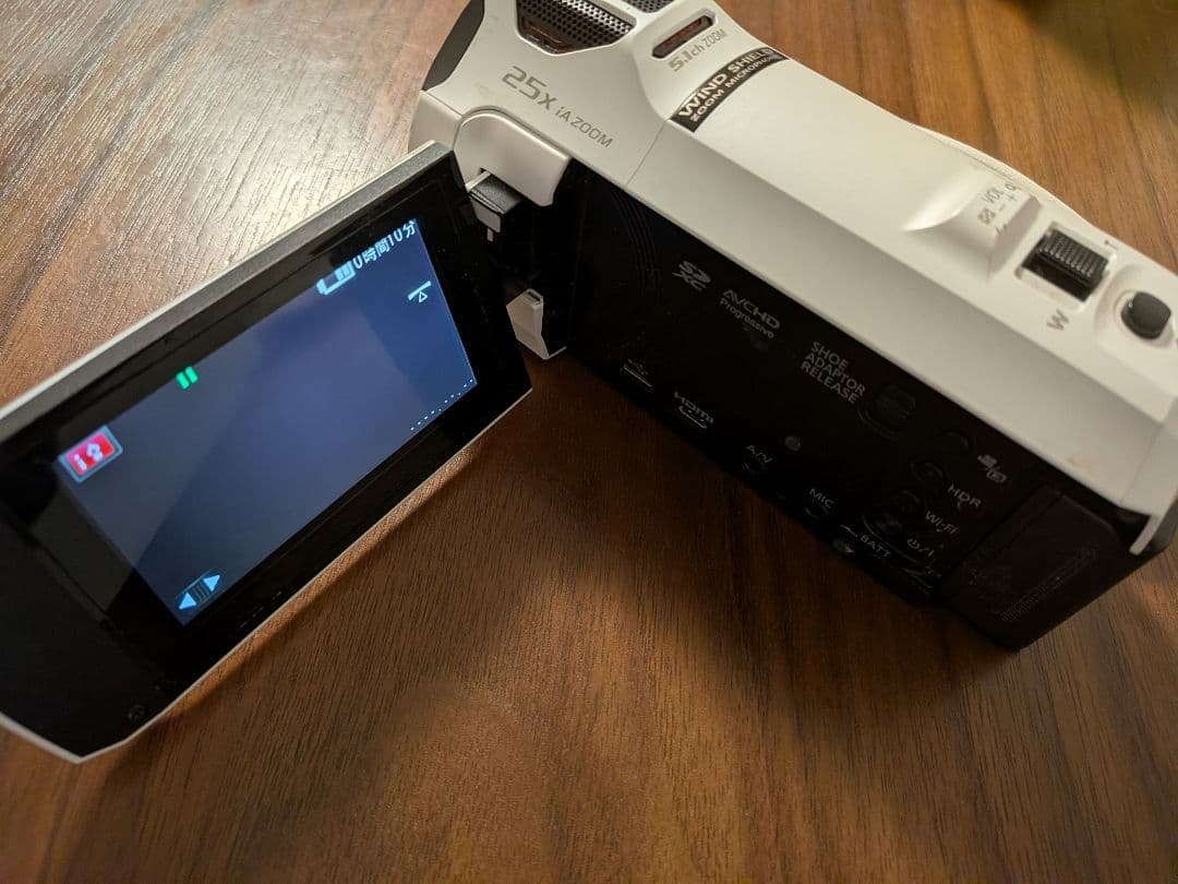 N*g様 ジャンク？撮影時真暗。Panasonic 4K ビデオカメラ ズーム