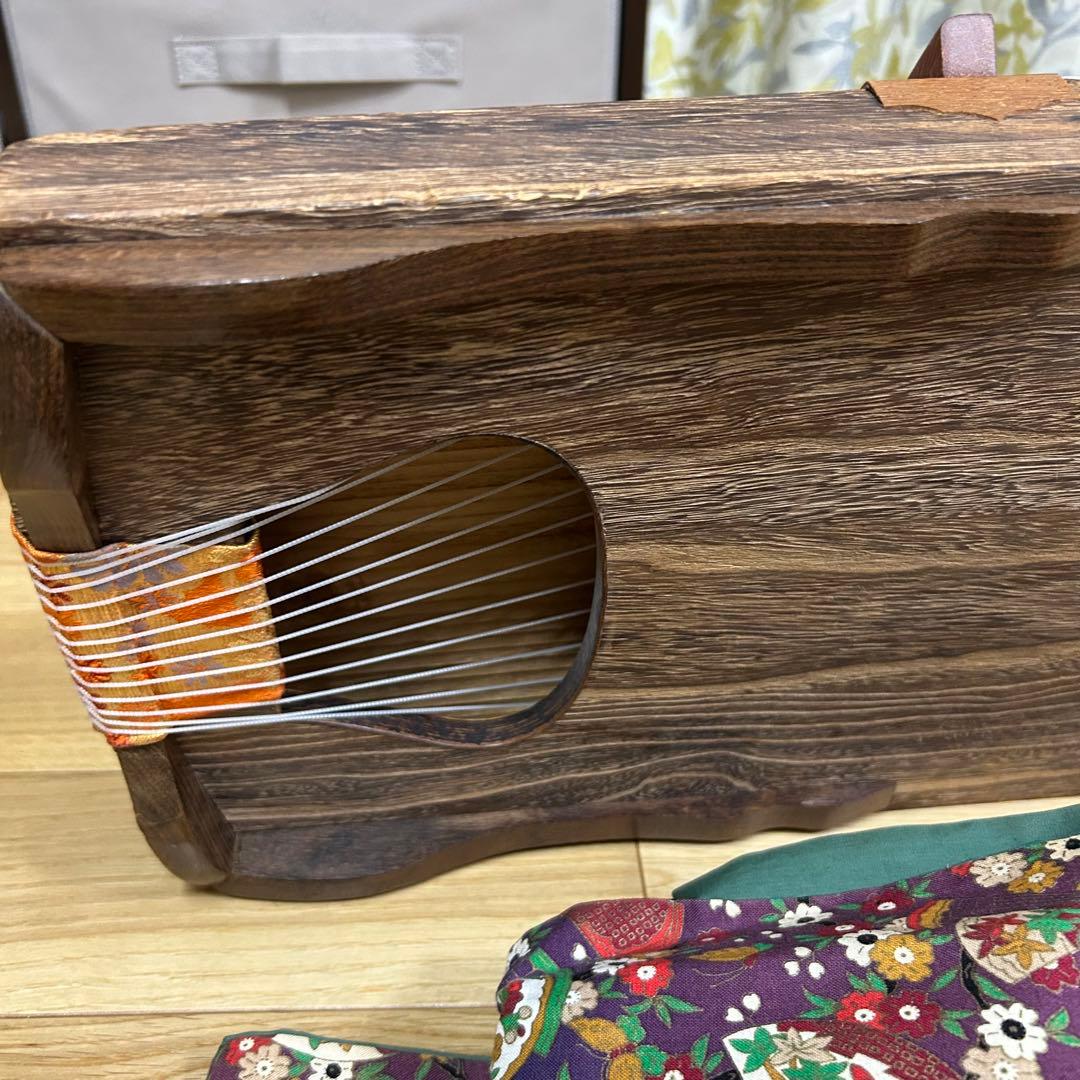 直接お渡し限定価格　琴　13弦 猫足、琴爪、琴柱、袋付き