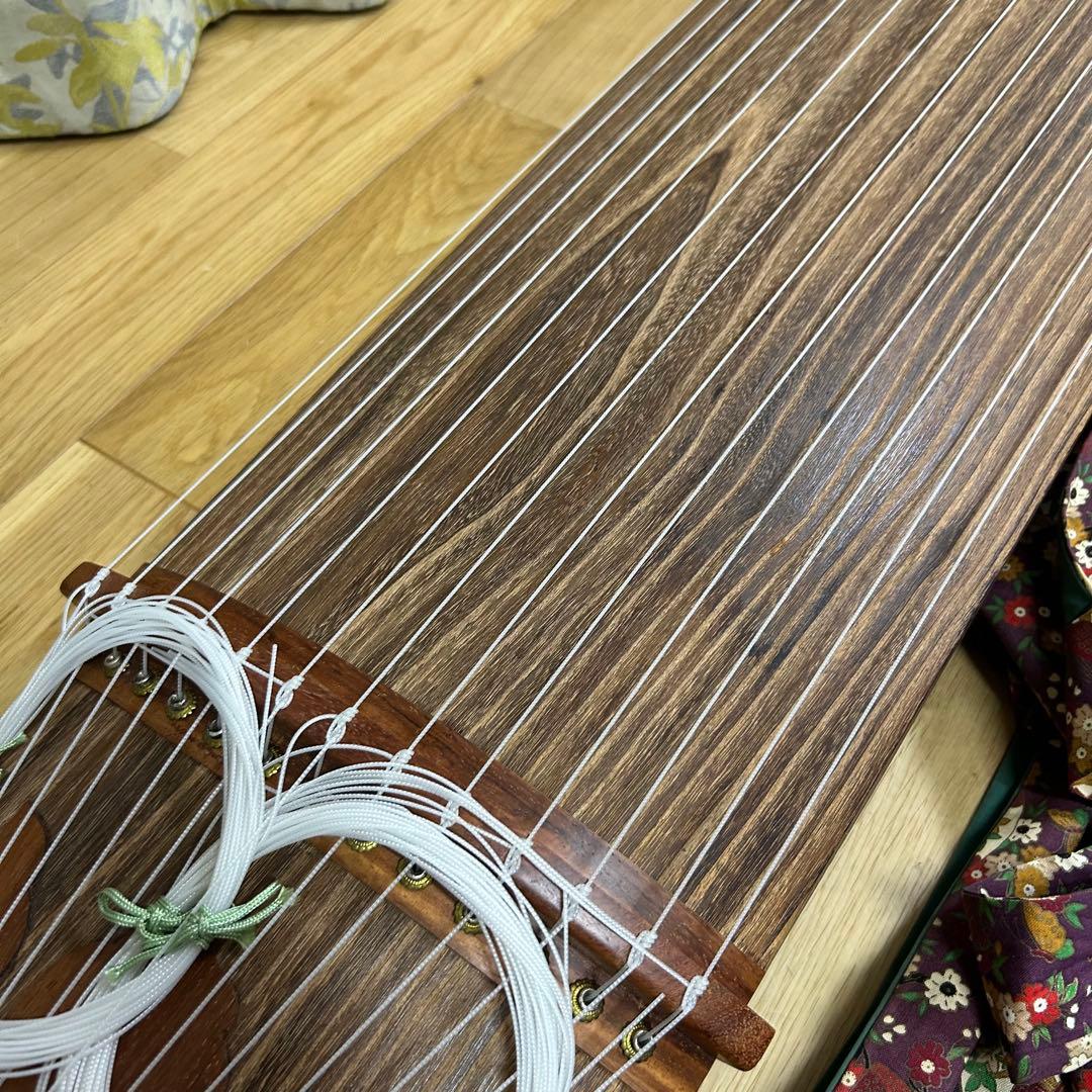 直接お渡し限定価格　琴　13弦 猫足、琴爪、琴柱、袋付き