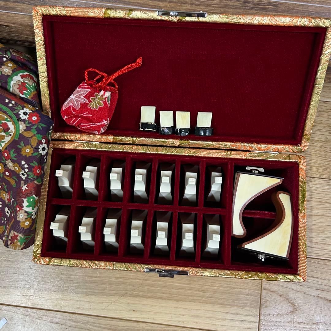 直接お渡し限定価格　琴　13弦 猫足、琴爪、琴柱、袋付き