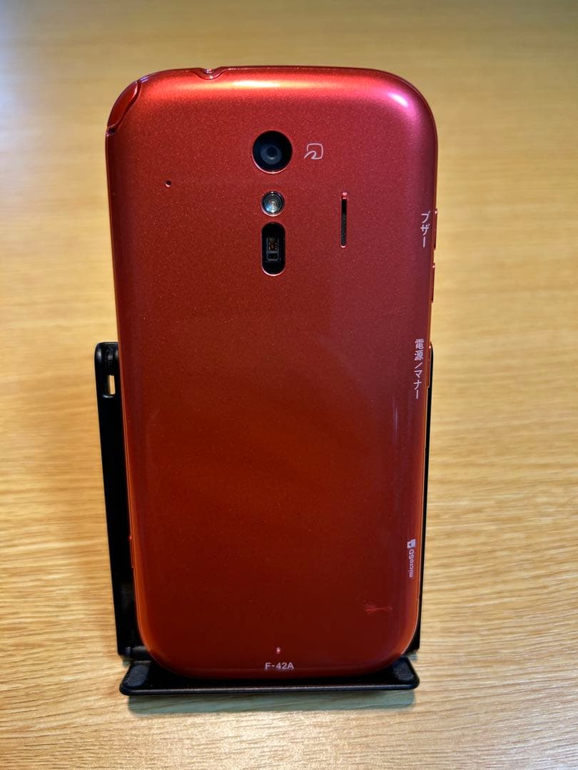 F-42A らくらくスマートフォン本体