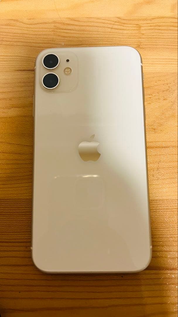 iPhone11 ホワイト　本体