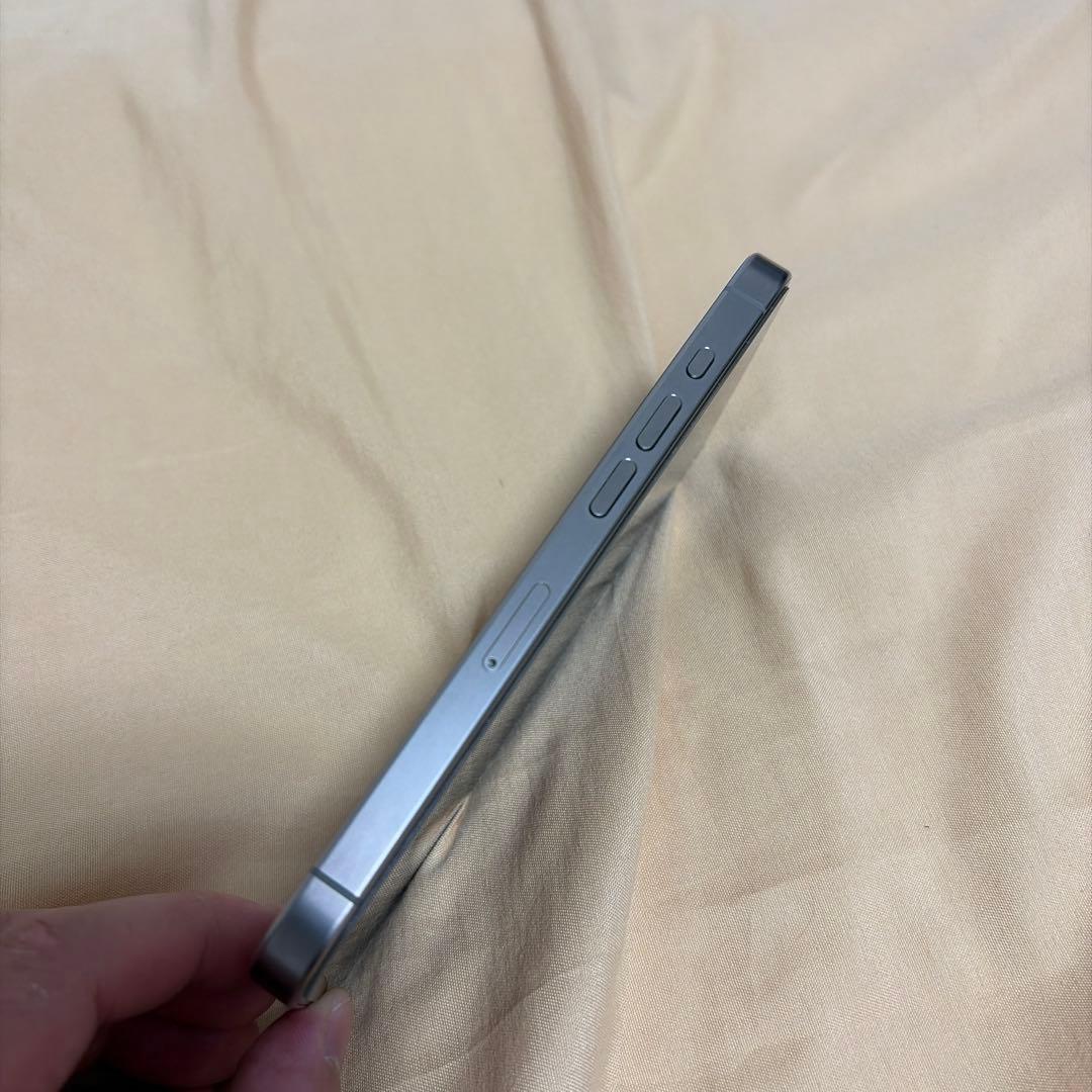iPhone15Pro ナチュラルチタニウム　128GB