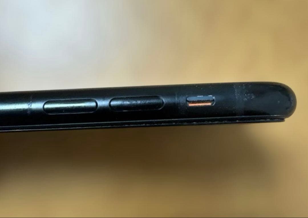 iPhone XR 64GB ブラック　ライトニングケーブル付き