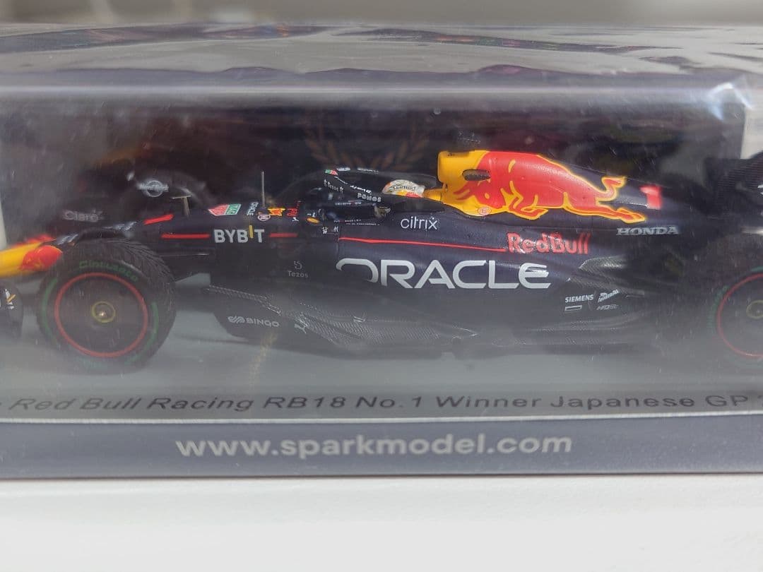 F1 2022 日本GP RB18 1/43 Spark フェルスタッペン