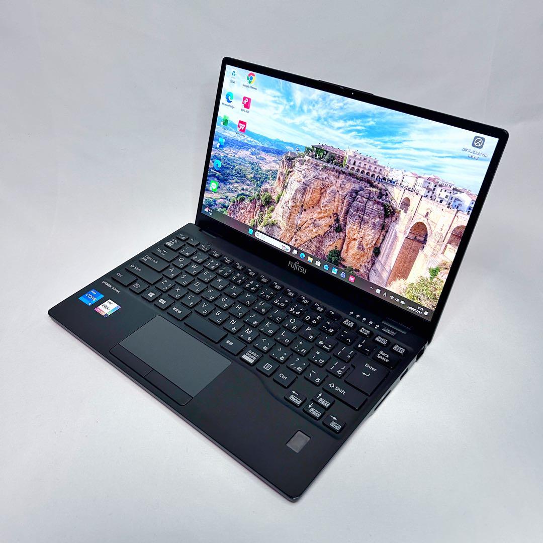 【レア赤×超軽量715g】第11世代i5｜LIFEBOOK｜高速SSD｜2021