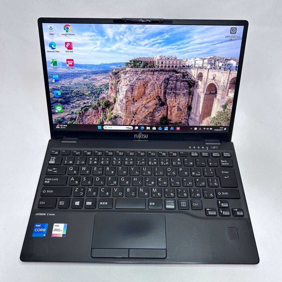【レア赤×超軽量715g】第11世代i5｜LIFEBOOK｜高速SSD｜2021