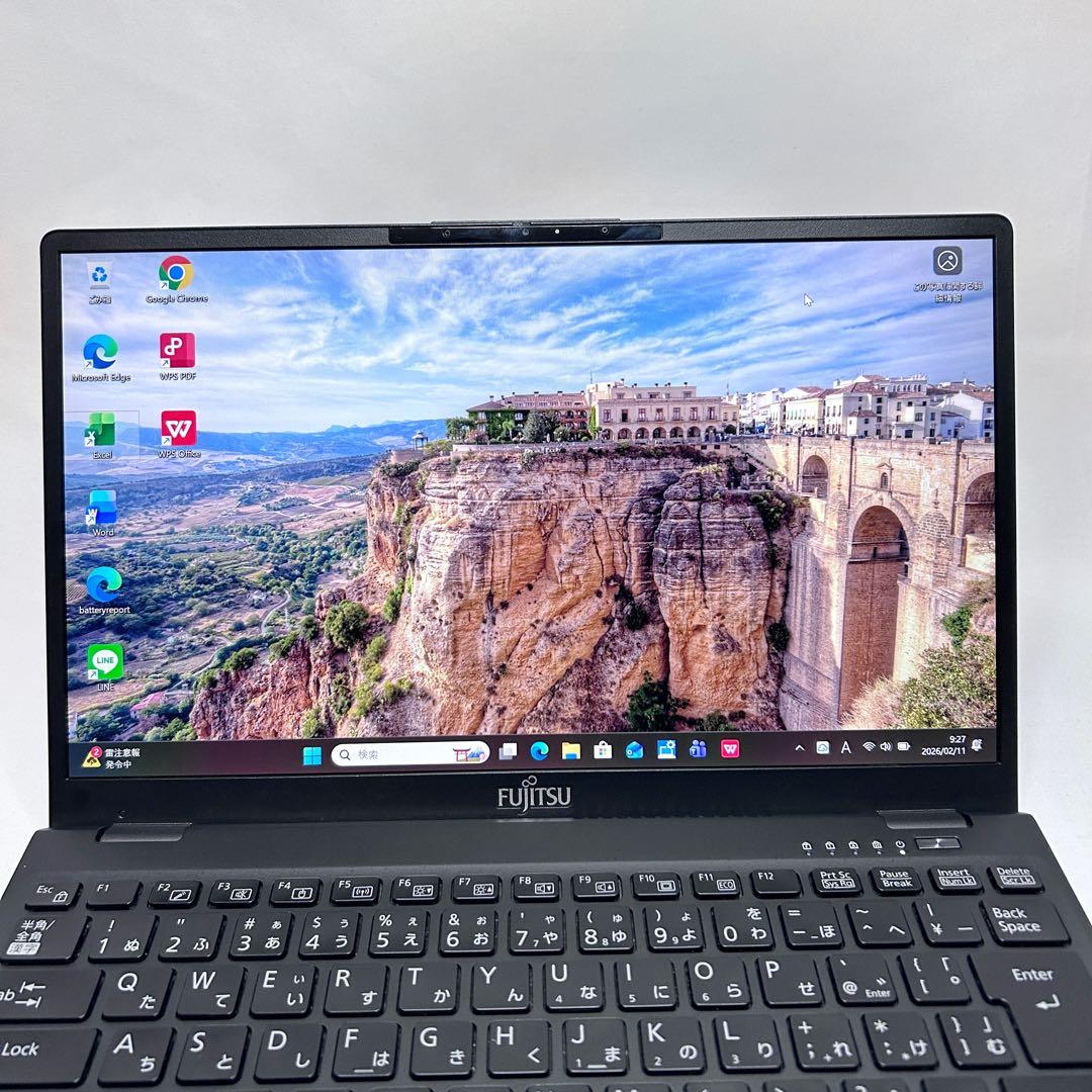 【レア赤×超軽量715g】第11世代i5｜LIFEBOOK｜高速SSD｜2021