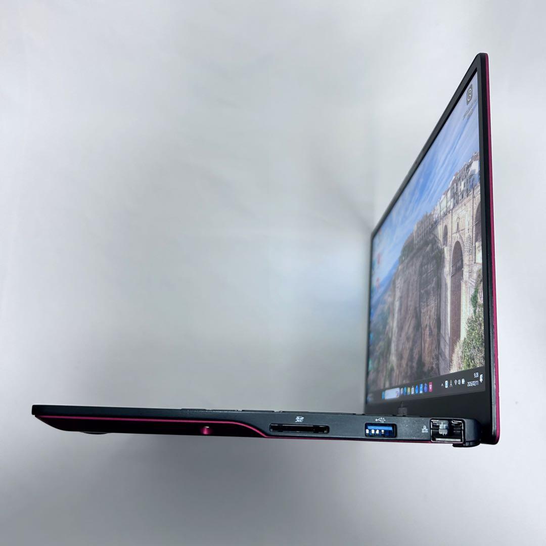 【レア赤×超軽量715g】第11世代i5｜LIFEBOOK｜高速SSD｜2021