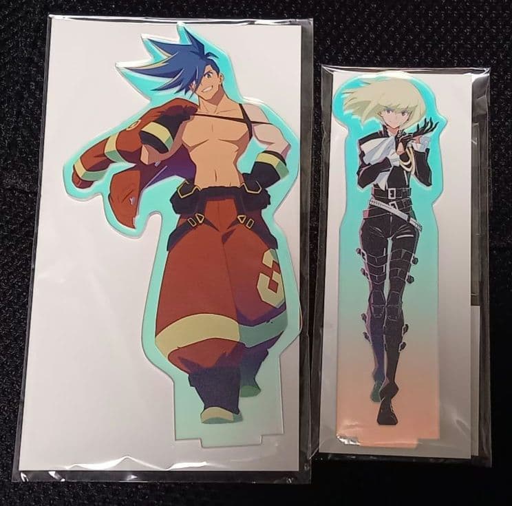 プロメア　オーロラアクリルスタンド　缶バッジ　ガロ　リオ