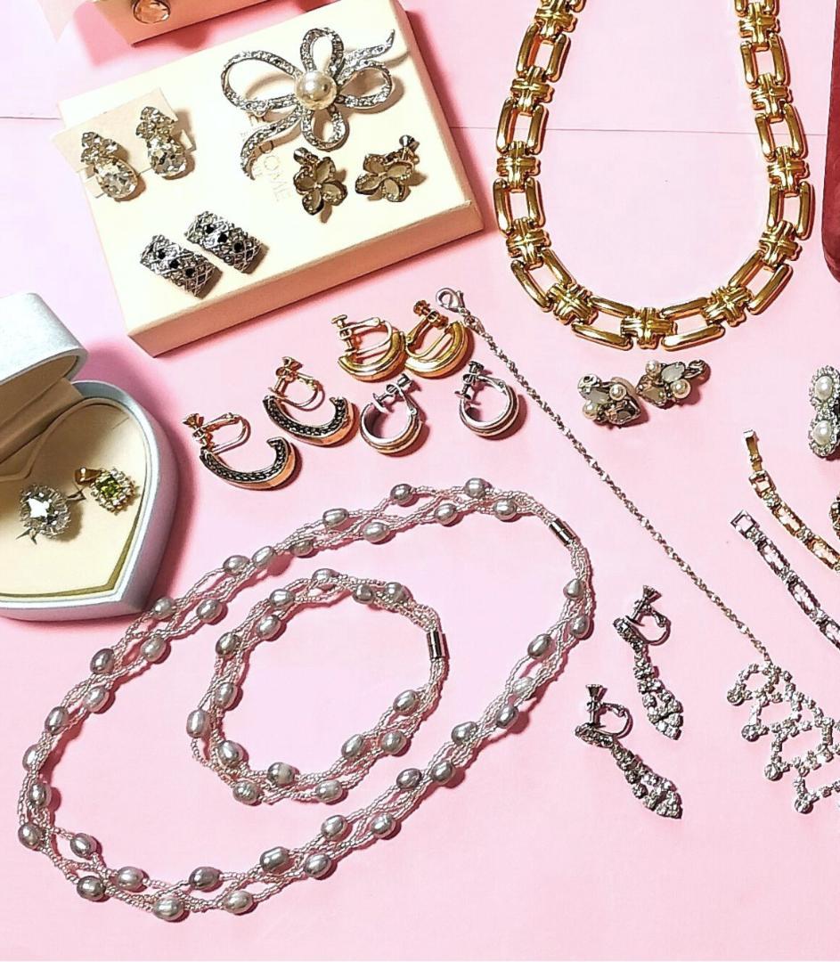 本日限定価格　大量まとめ売り　５５点　アクセサリー　ゴールド　パール　モネ　指輪