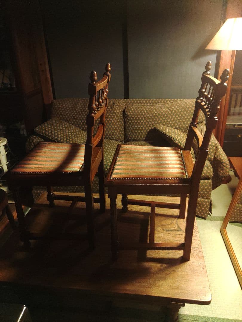 希少　フランス　アンティークチェア　２脚　彫刻　ヴィンテージ　椅子　レア