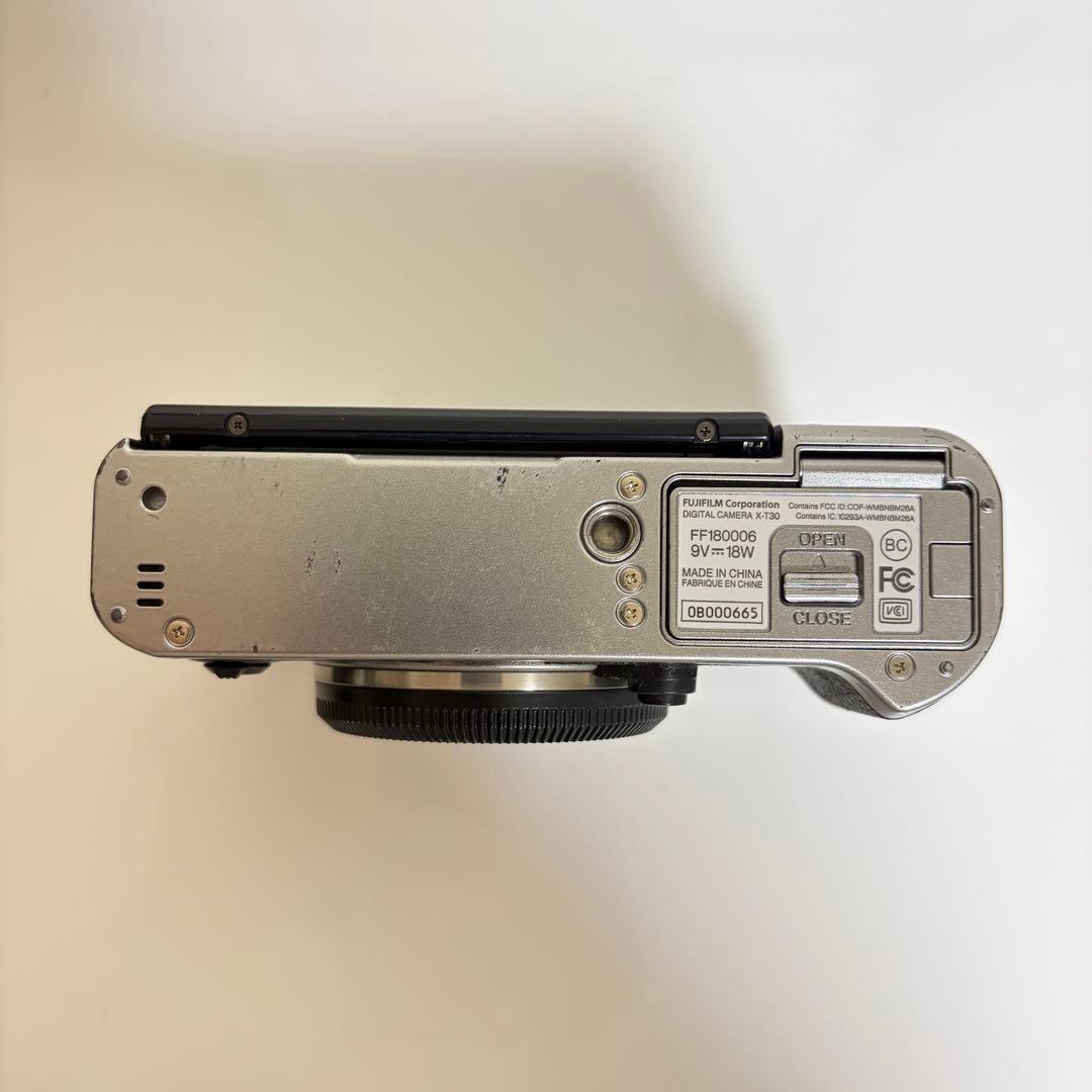 T*y様 Fujifilm X-T30 ミラーレスカメラ 本体 シルバー
