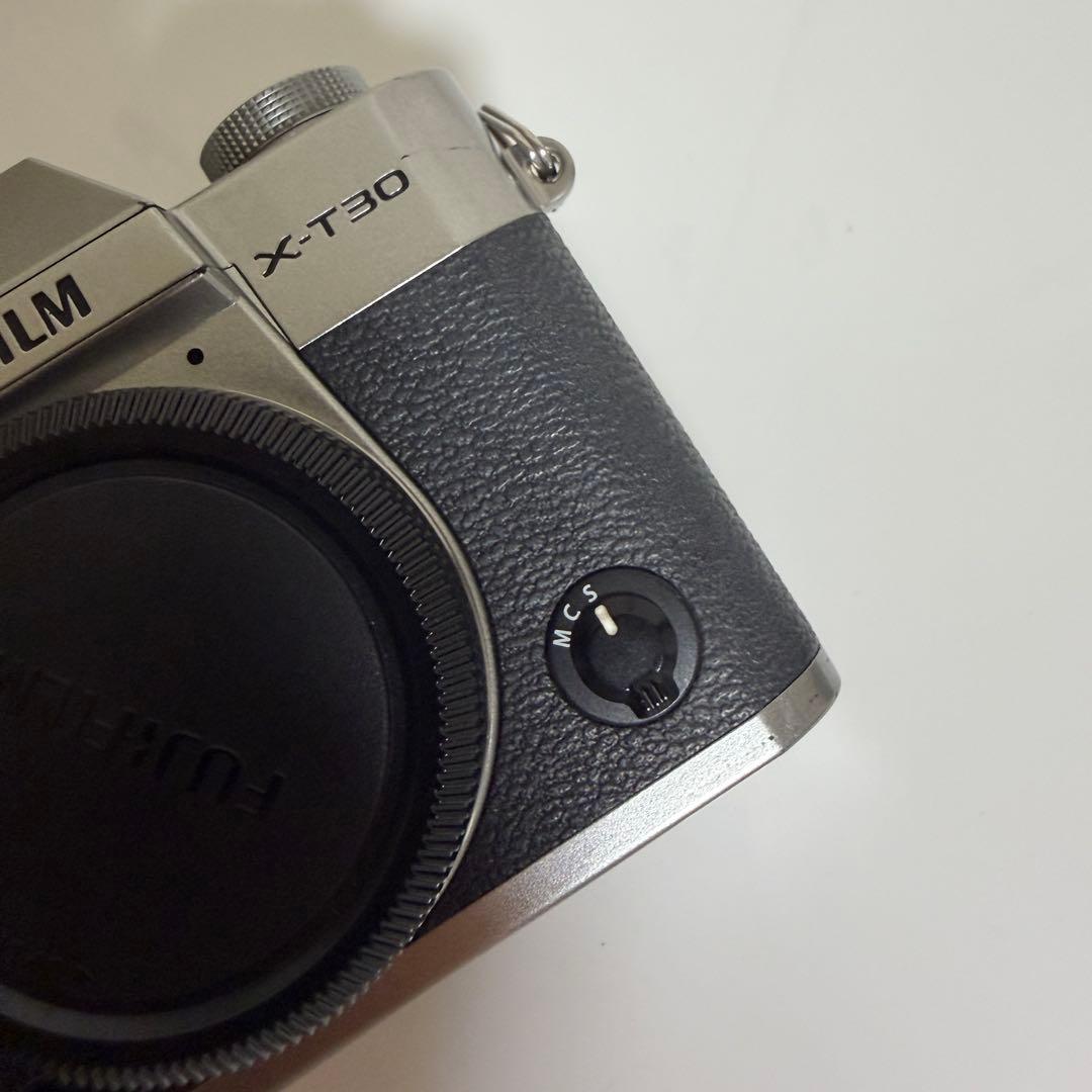 T*y様 Fujifilm X-T30 ミラーレスカメラ 本体 シルバー