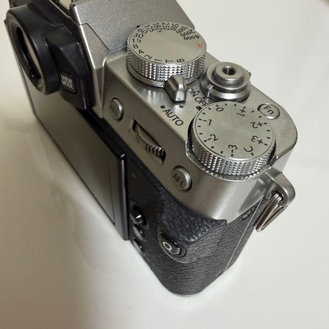 T*y様 Fujifilm X-T30 ミラーレスカメラ 本体 シルバー